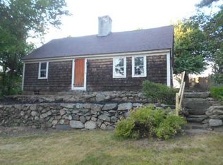 8 Fairhaven Rd, Cumberland, RI 02864