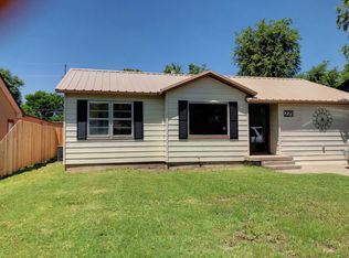 221 Cherry Ave, Dumas, TX 79029
