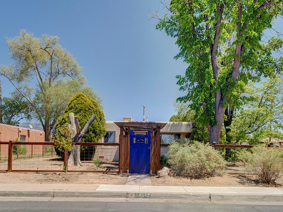 1st image of 736 Cagua Dr SE