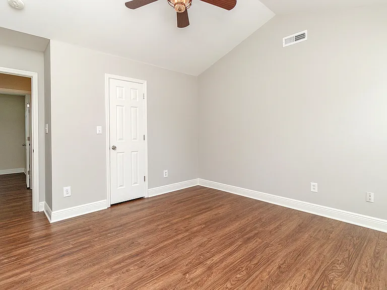 4401 Craven Hill Dr — Photo 26