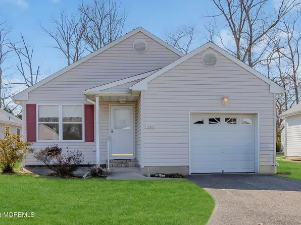 1440 Petunia Way S, Toms River, NJ 08755