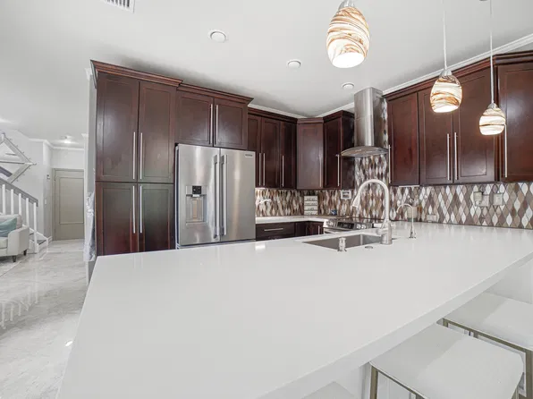 6933 DESERT INN Terrace, Lake Worth, FL 33463