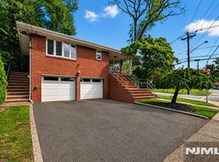 1026 Harvard Pl, Fort Lee, NJ 07024