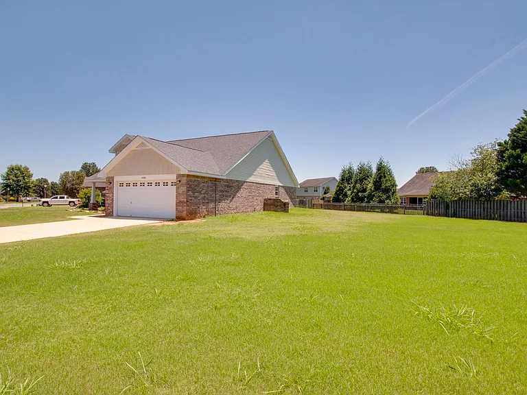 4808 Canterwood Dr SE — Photo 2