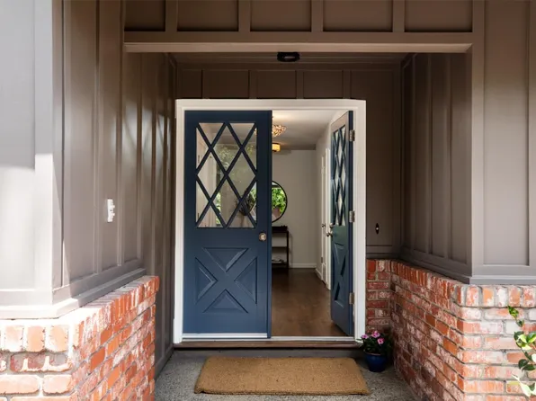 2910 Sherwood Dr, San Carlos, CA 94070