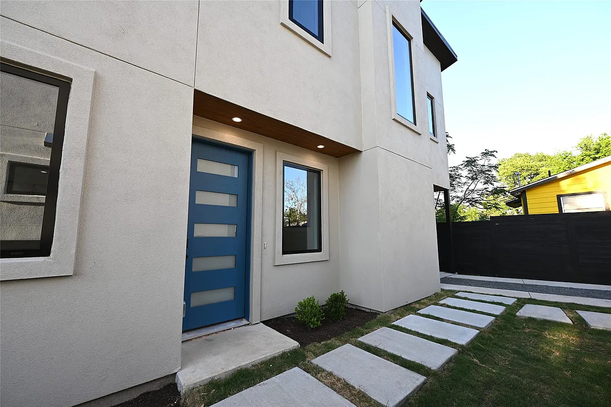 Building Photo - 4410 Glomar Ave #2