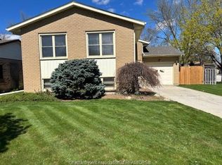 15 Monarch Dr, Chatham Kent, ON N7L 5G6