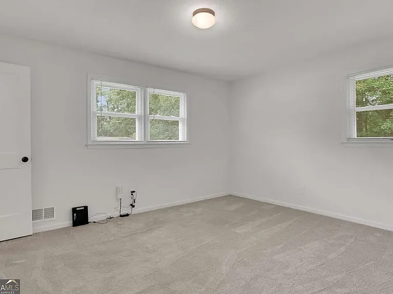 4845 Oak Grove Dr — Photo 23
