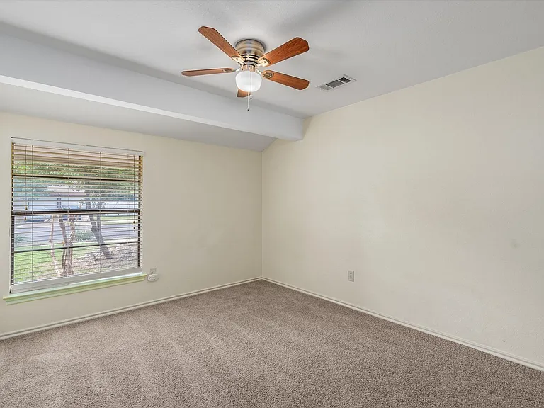 10057 Woodland Village Dr — Photo 17