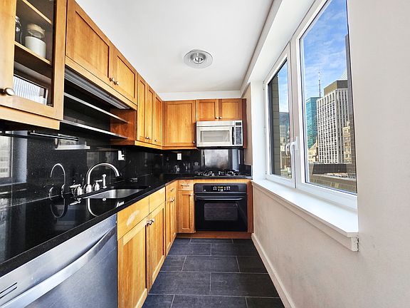 4th image of 425 5th Ave APT 24A