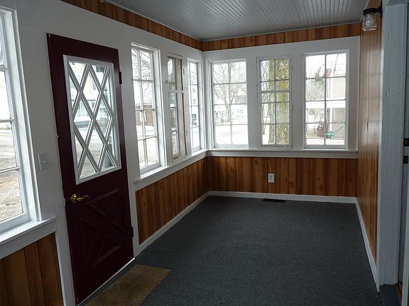 5th image of 301 E Ross St