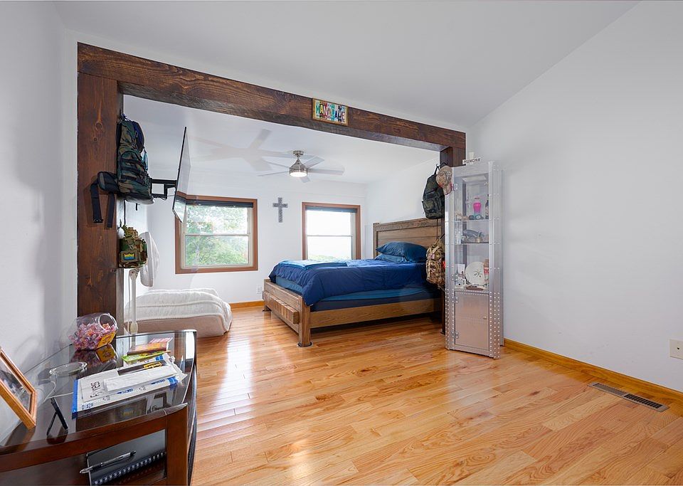 34th image of 124 Graystone Dr