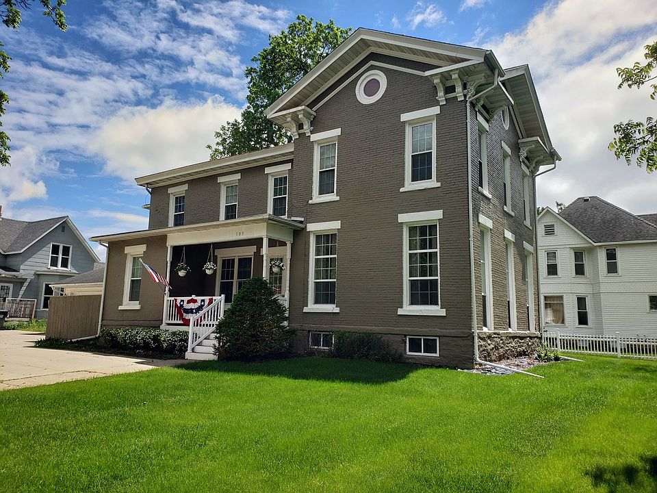 1st image of 109 E School St #5