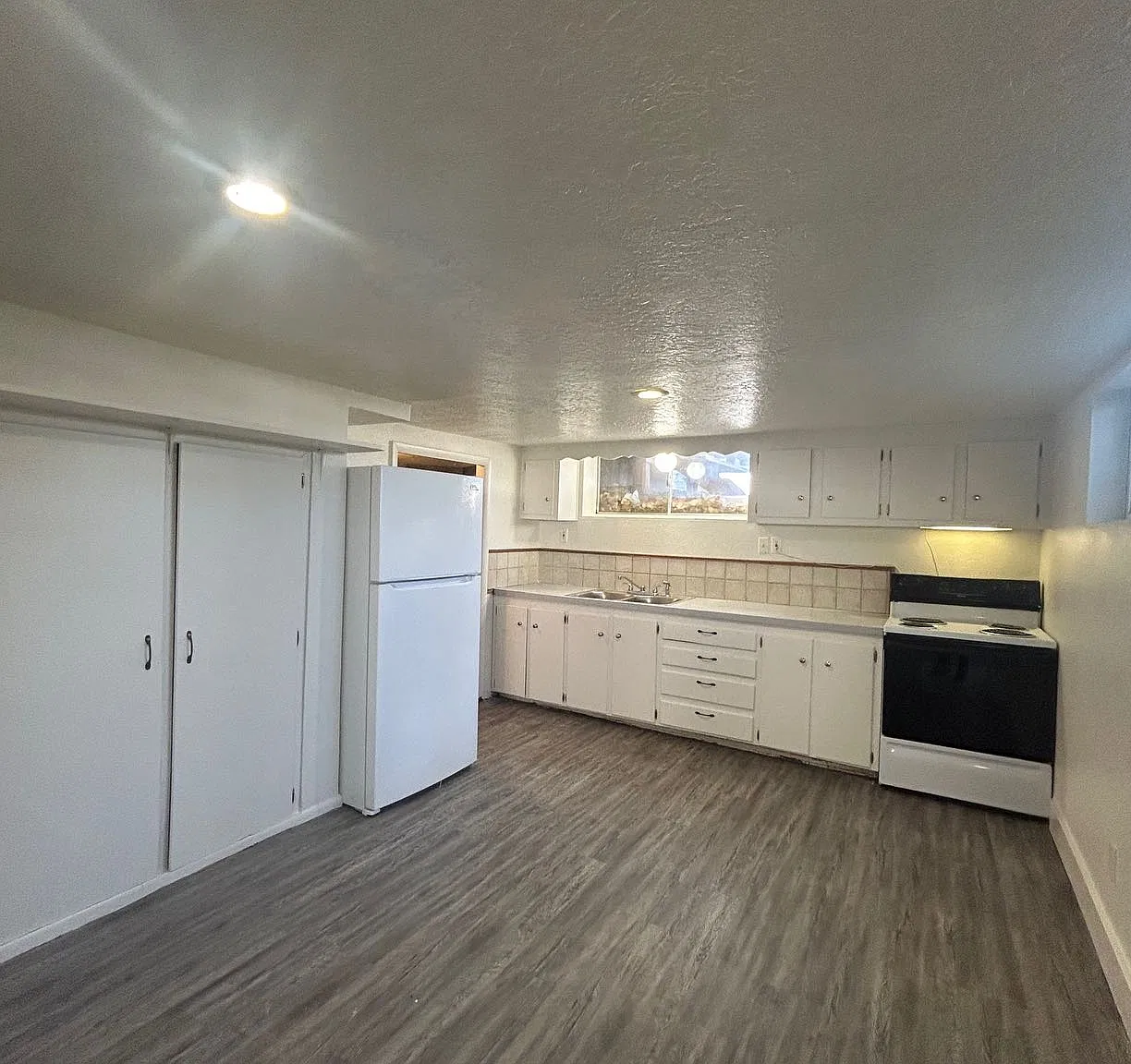 Belva Ln. 139 — Photo 2