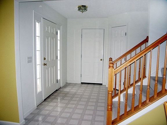 3rd image of 88 Sparrow Dr