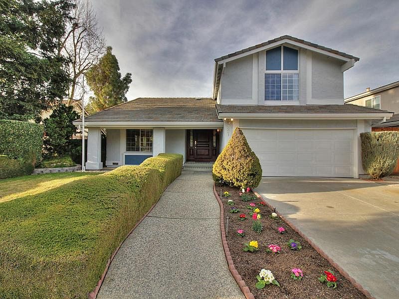 1st image of 321 Ingram Ct