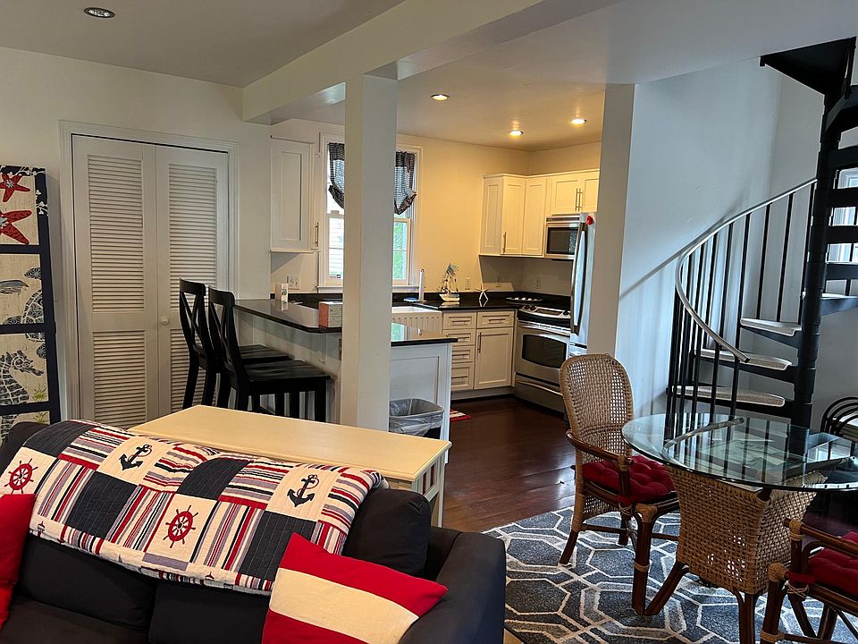 2 Lasalle Pl, Newport, RI 02840 Zillow