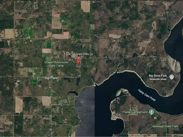 1724 S Forest Hills Dr, White Cloud, MI 49349