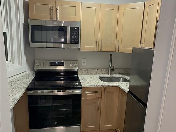 3rd image of 1701 Hanover Ave APT 2