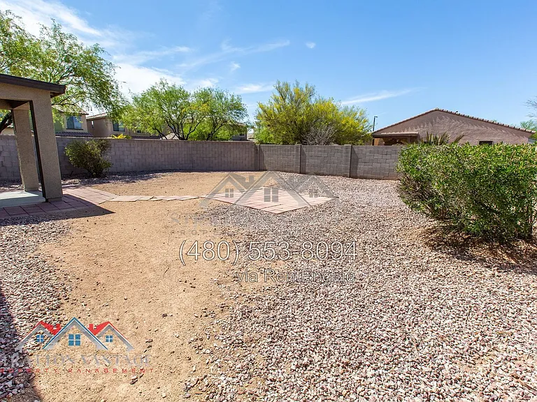 42322 W Lunar St — Photo 37