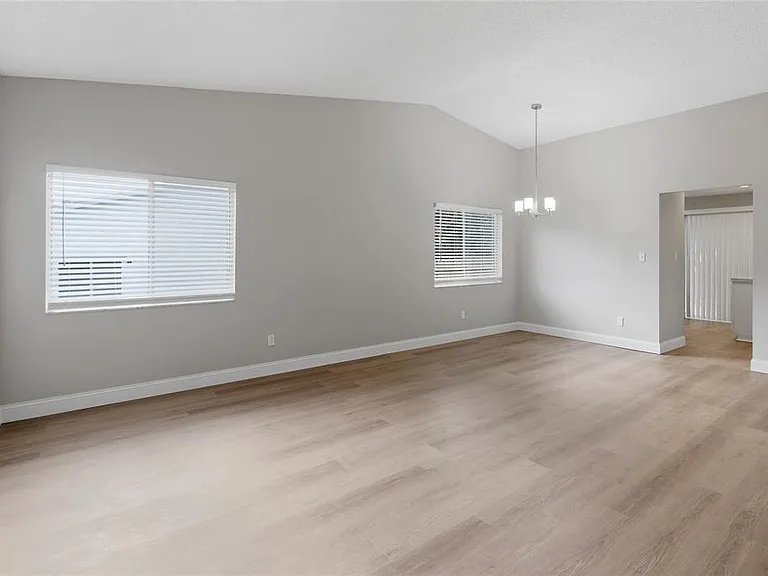 7102 Harbor Heights Cir — Photo 5
