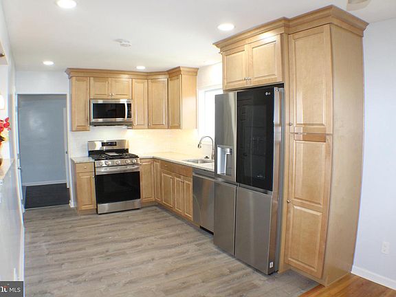5th image of 12 N Independence Blvd