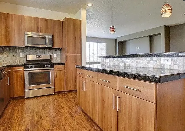 7843 NE Rockne Way — Photo 3