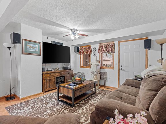 3rd image of 656 Lincoln Dr NE