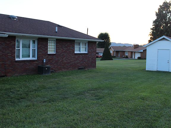 4th image of 19 Clive Ave