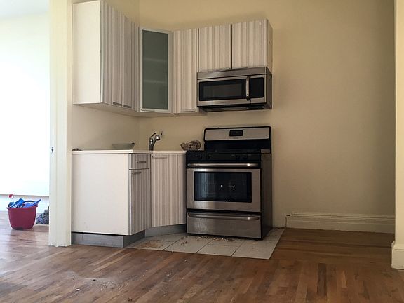 2nd image of 18 Irving Ave APT 1A