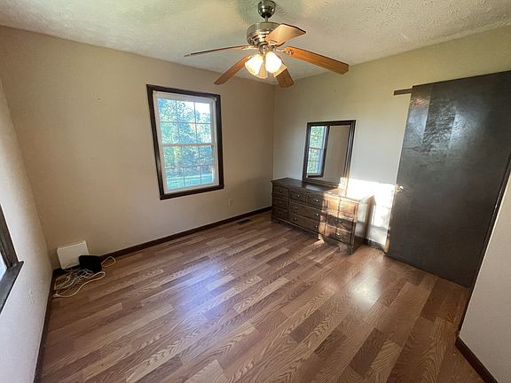 4th image of 745 Moore Hollow Rd