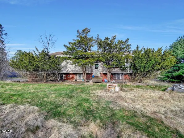 177 Route 590, Greeley, PA 18425