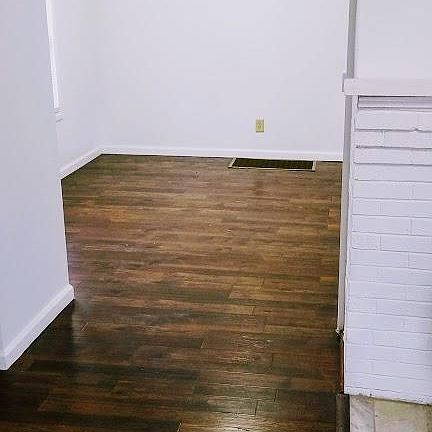 2nd image of 496 Eldridge Ave
