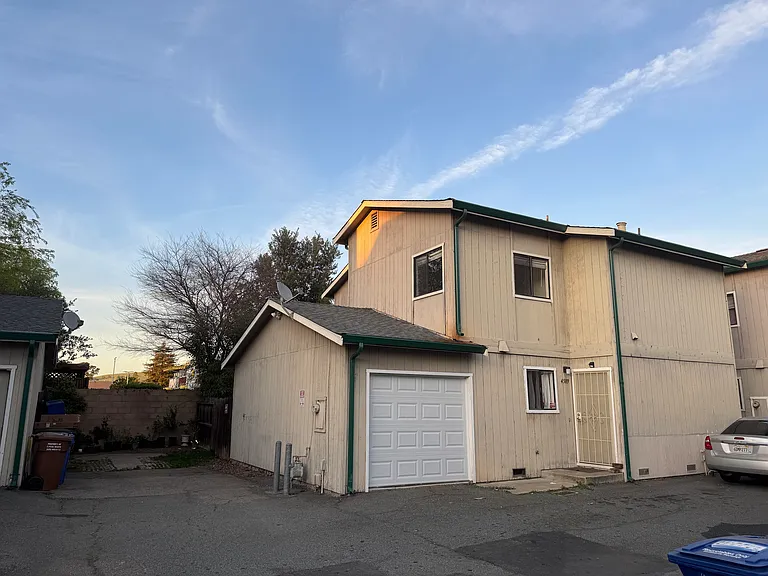 4589 Melody Dr — Photo 12