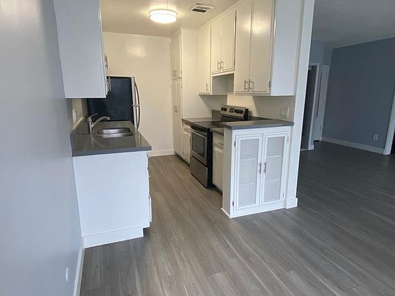 3rd image of 8011 Romaine St APT 109