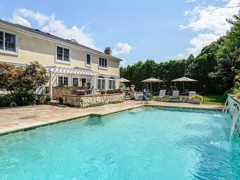 1st image of 36 Woodbury Farms Dr
