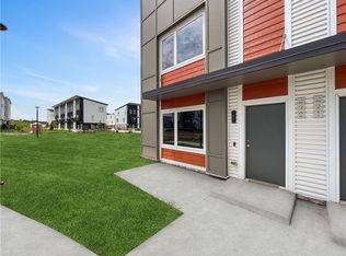 423 SW 12th St, Des Moines, IA 50309