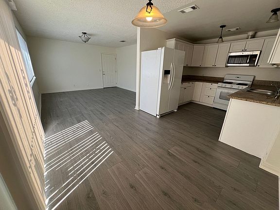 5th image of 3101 Chadford Pl