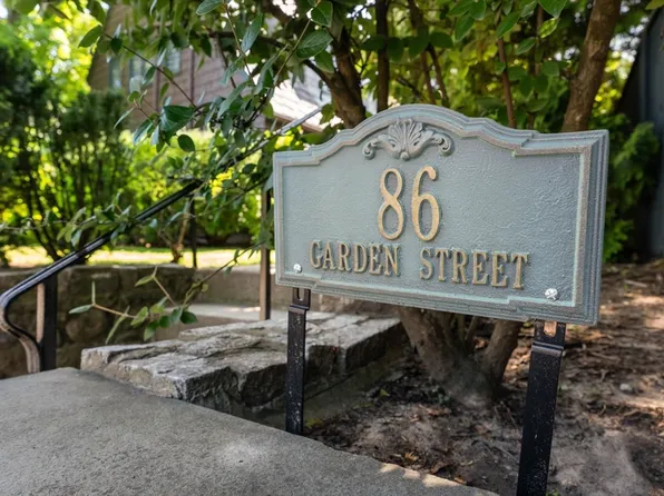 86 Garden St #86, Cambridge, MA 02138