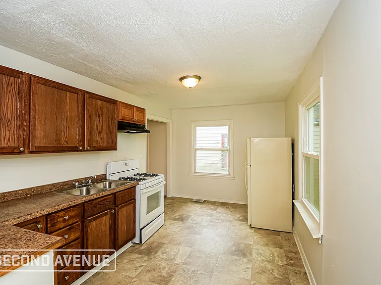 3636 N Whittier Pl — Photo 6