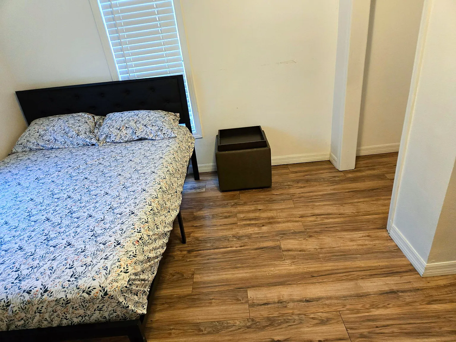 3 bed, 1.0 bath, 775 sqft, $905 — Photo 1