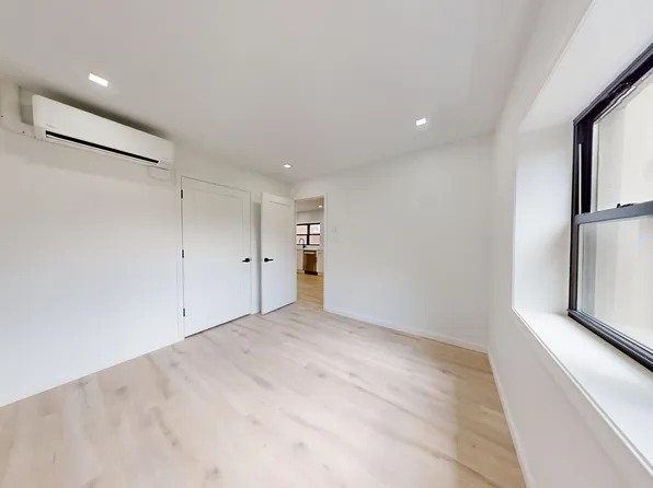 552 East 80th Street image 10 of 25