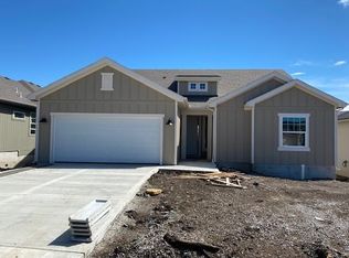 20677 Skyview Ln, Spring Hill, KS 66083