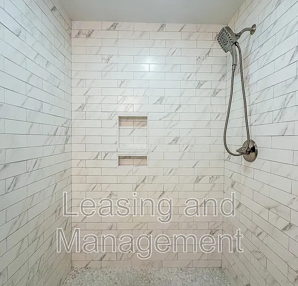 13 Corinne St — Photo 14