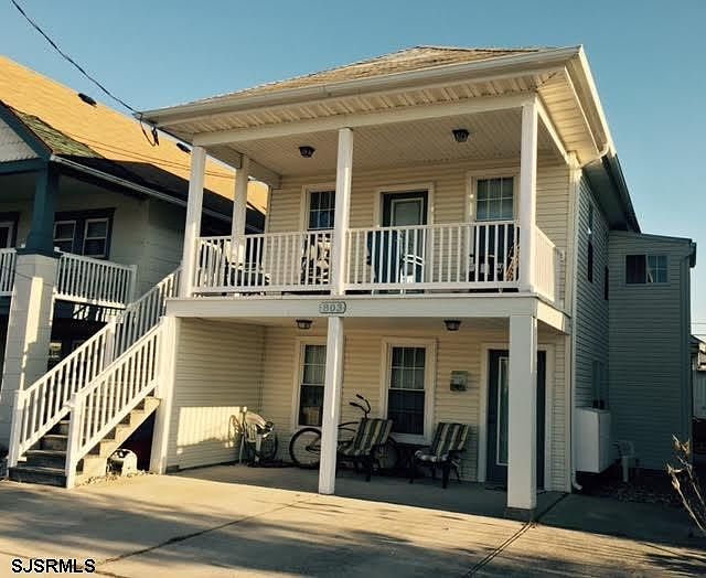 1st image of 803 Saint James Pl #1