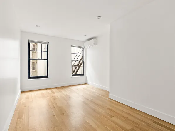 165 De Kalb Avenue image 3 of 6