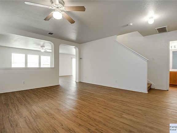 5th image of 370 Copper Point Dr