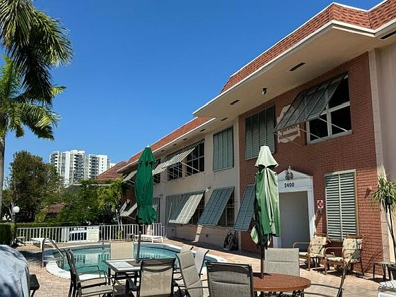 3rd image of 2400 NE 33rd Avenue #108