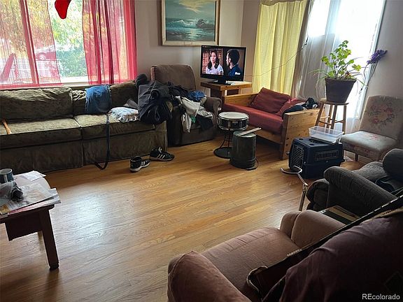 3rd image of 101 W 4th Ave Dr