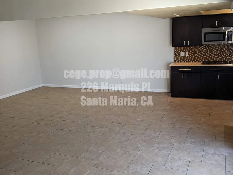226 Marquis Pl — Photo 2